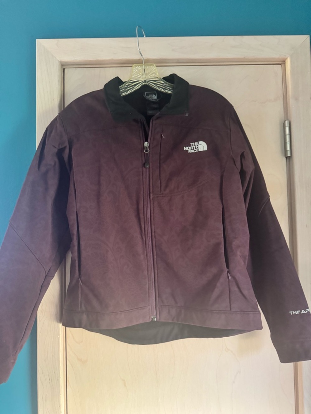 The North Face women’s apex Softshell Jacket